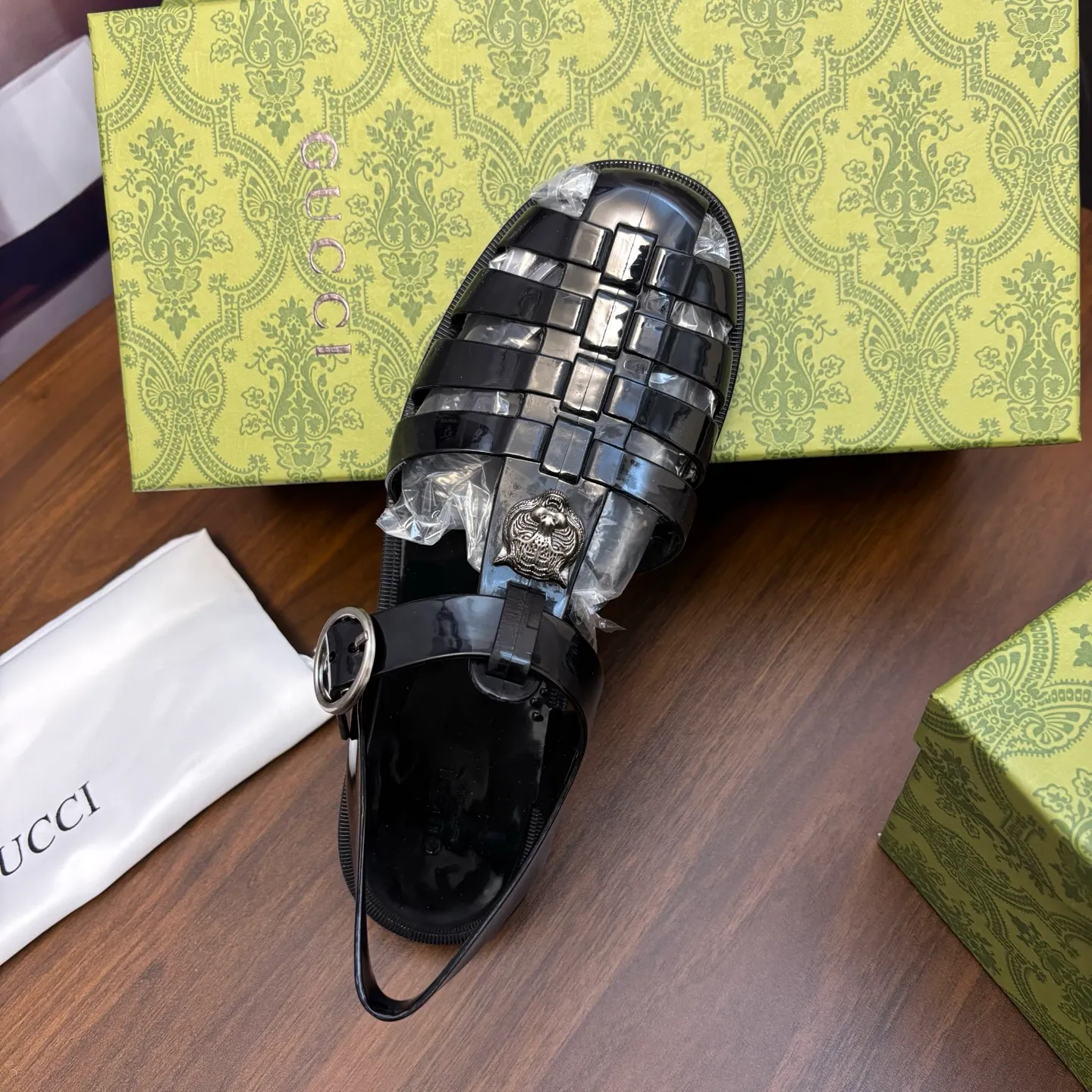 Men's shoes: 260💰[Gucci] sandals, counter quality, top-quality original items, real photos! Original T men's shoes 💰PU material, fine workmanship, comfortable; genuine 1:1 replica Size: 36 ~ 46